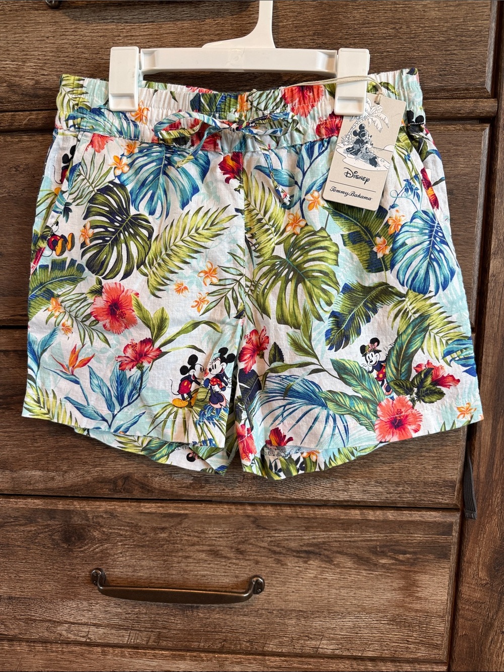 Tommy Bahama Disney Tropical Print Women’s Shorts - Multicolor NWT XS